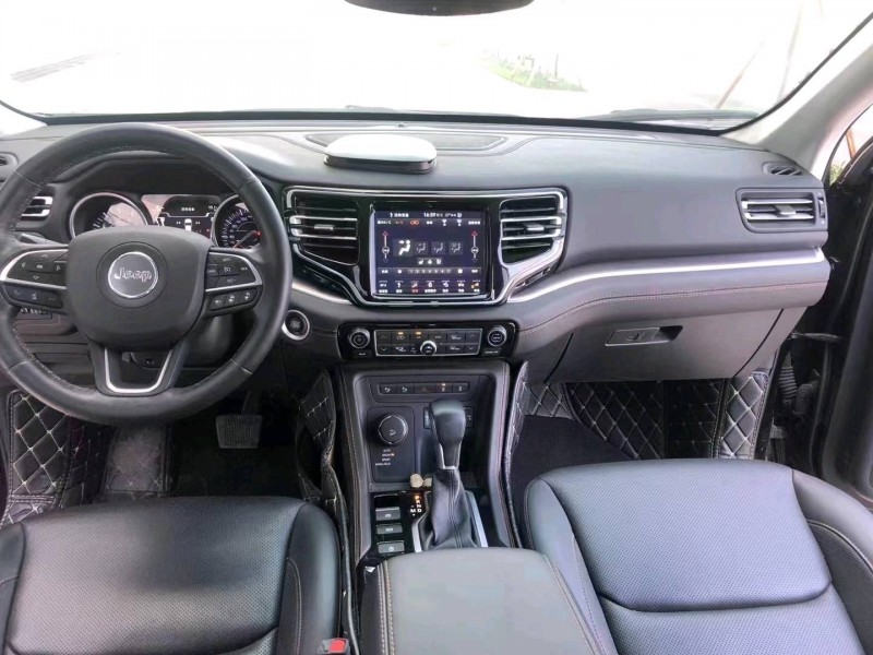 珠海18年Jeep指挥官9