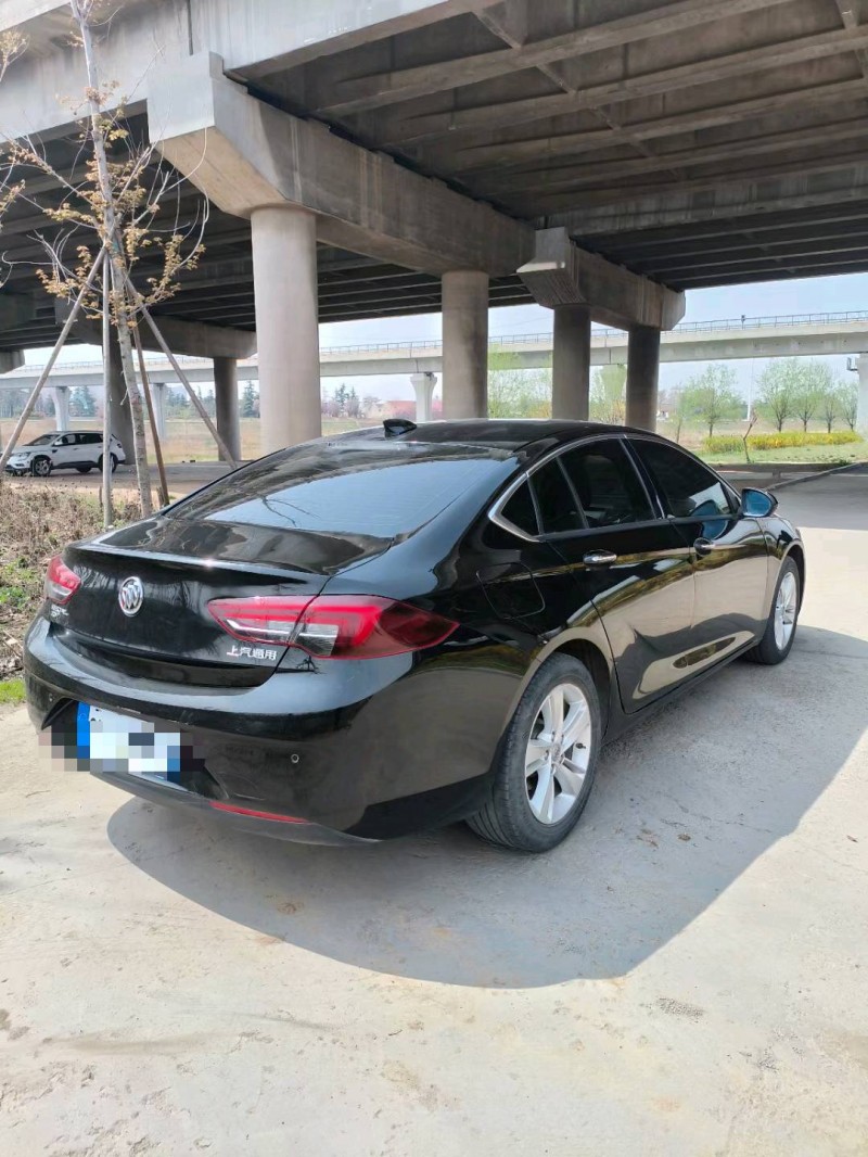 青岛20年别克君威7