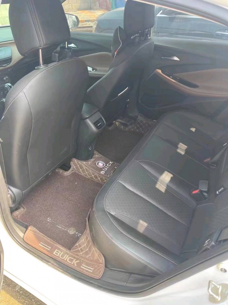 徐州21年别克威朗5