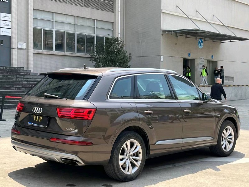 广州16年奥迪Q77