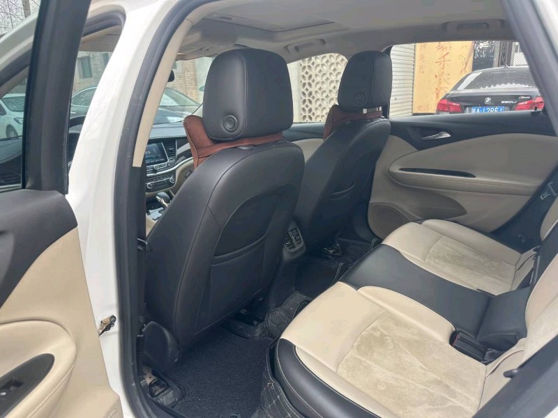 保定19年别克威朗6