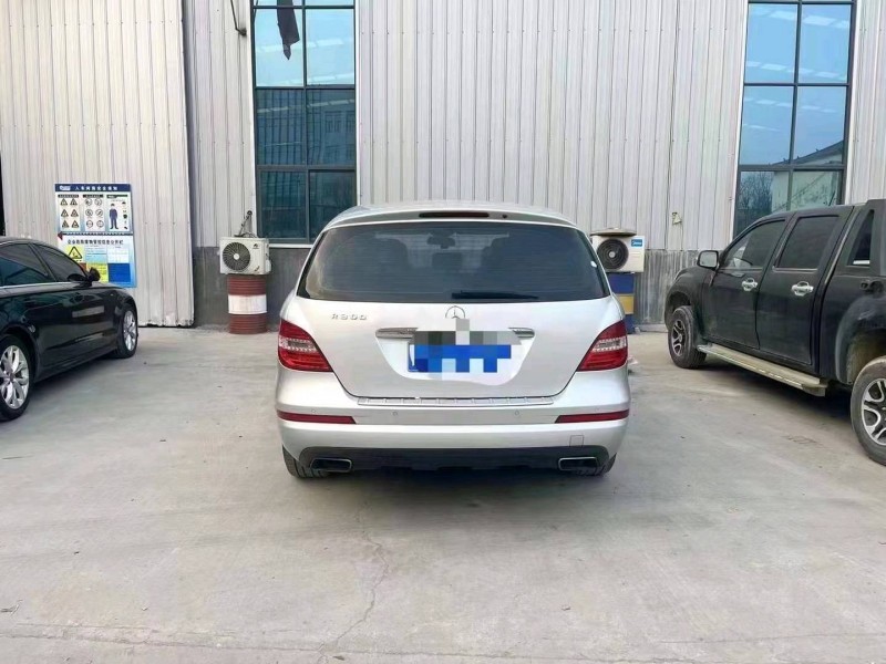 东营11年奔驰R3