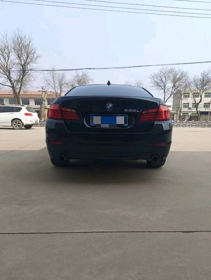 保定12年宝马5系8