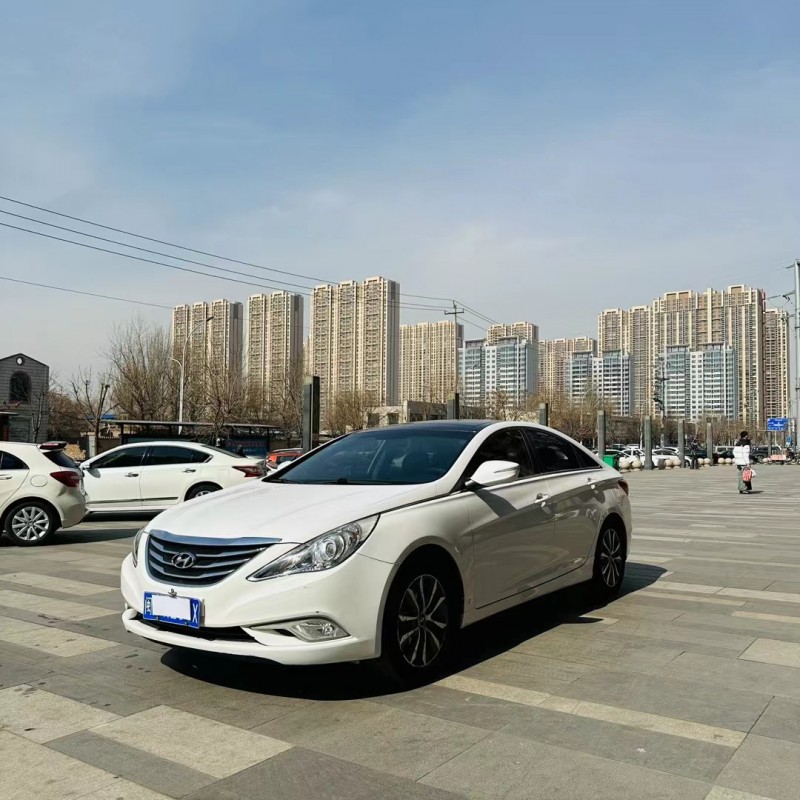 包頭16年現代索納塔八3