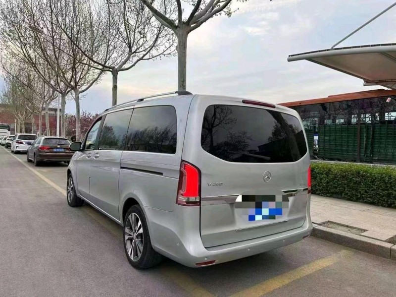 枣庄17年奔驰V4