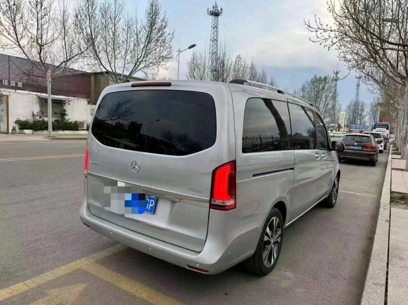 枣庄17年奔驰V8