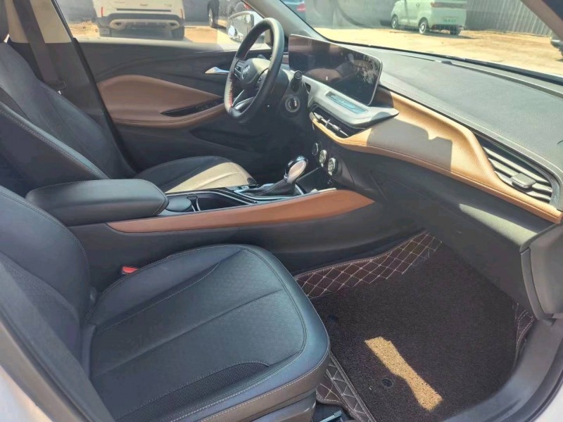 青岛22年别克威朗5