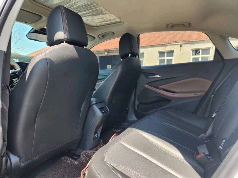 青岛22年别克威朗7