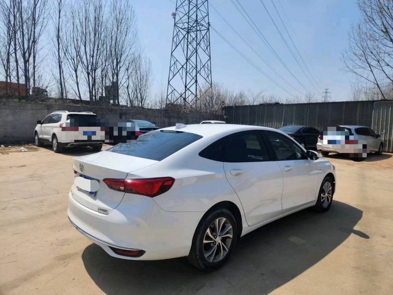 青岛22年别克威朗9