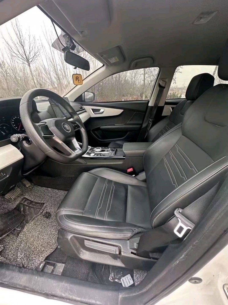 青岛23年比亚迪秦3