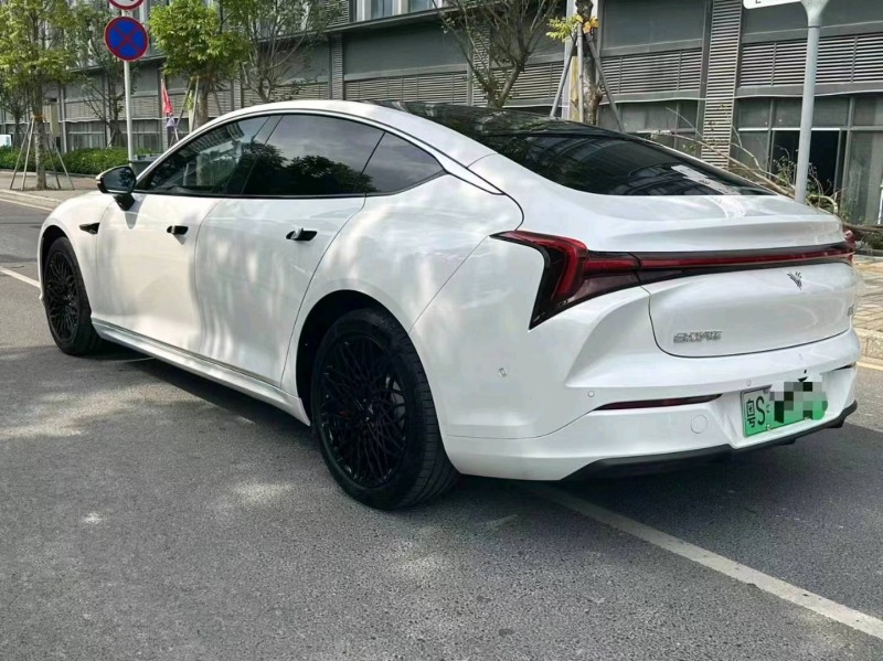 廣州23年哪吒S8