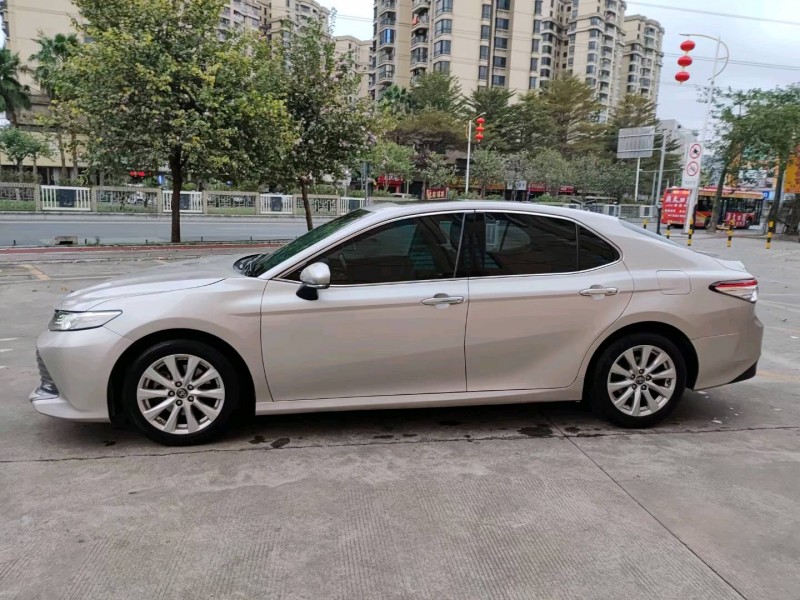 佛山18年丰田凯美瑞3