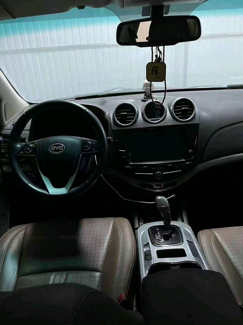 东营15年比亚迪S76