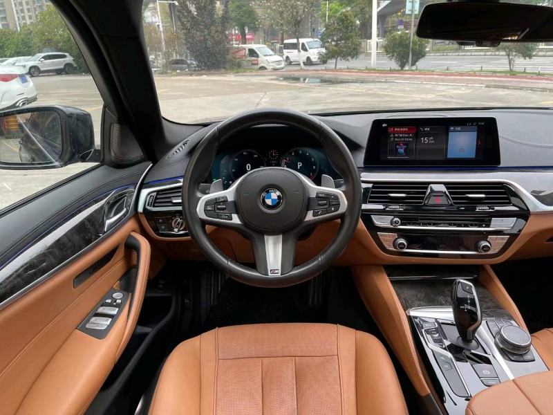 佛山19年宝马5系9