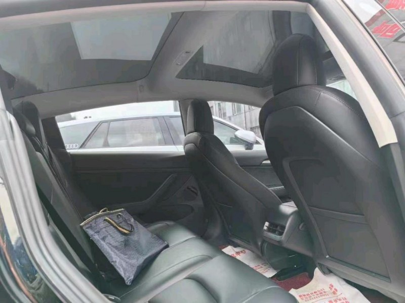 晉城21年特斯拉MODEL 35