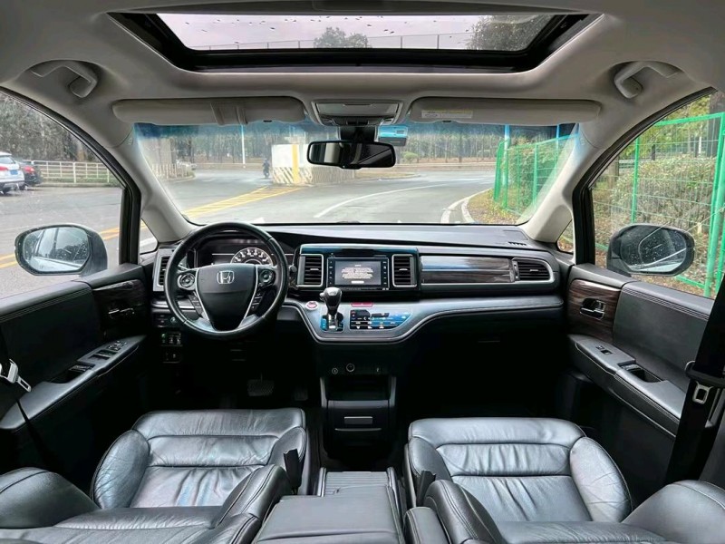 东莞16年本田艾力绅4