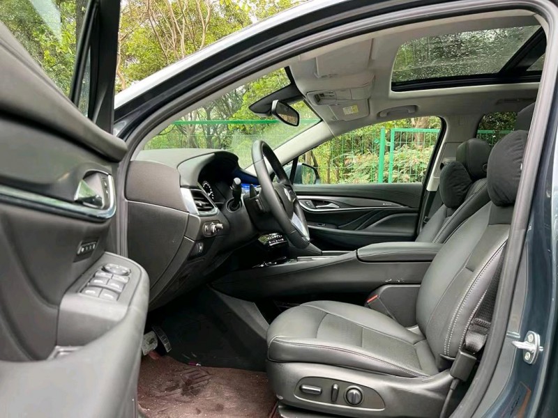 东莞22年别克昂科旗5