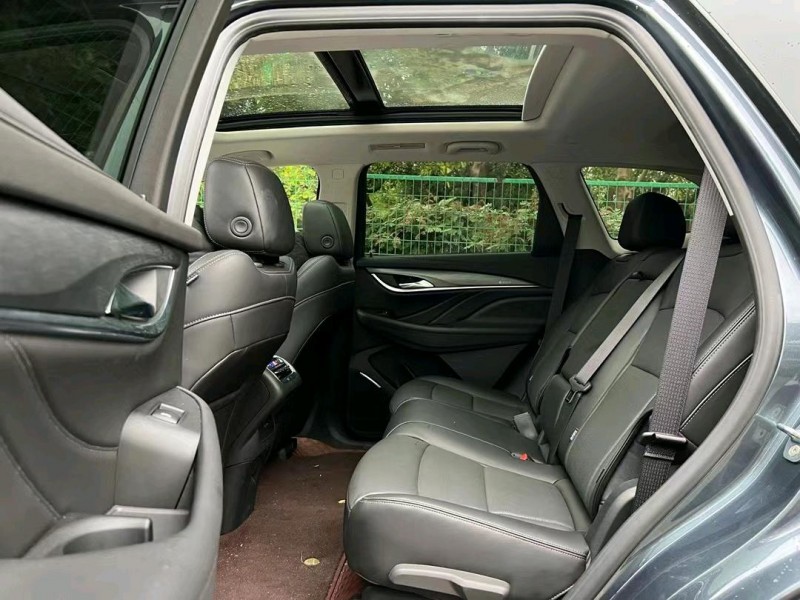 东莞22年别克昂科旗6