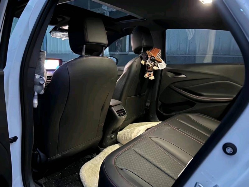 东营23年别克威朗7