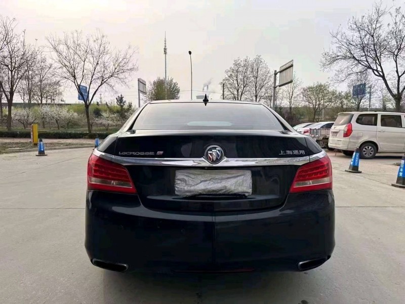 邢台15年别克君越6