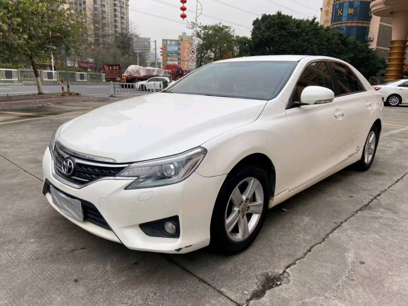 佛山17年丰田锐志2