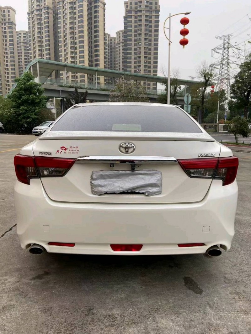 佛山17年丰田锐志3