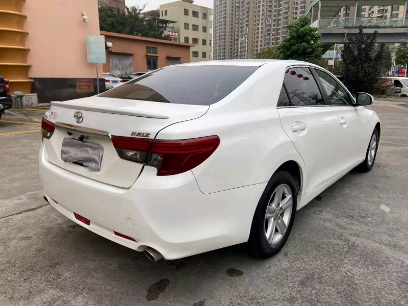 佛山17年丰田锐志4