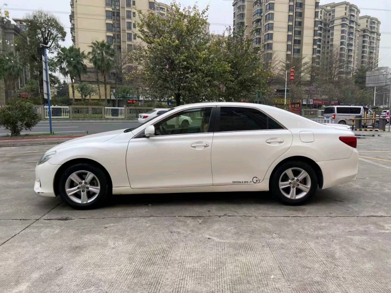 佛山17年丰田锐志6