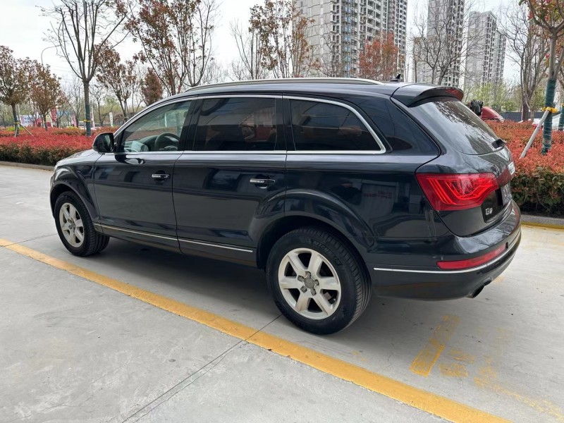 济宁11年奥迪Q75