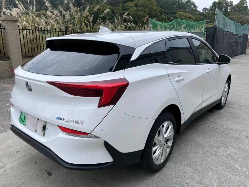 江门23年别克微蓝7