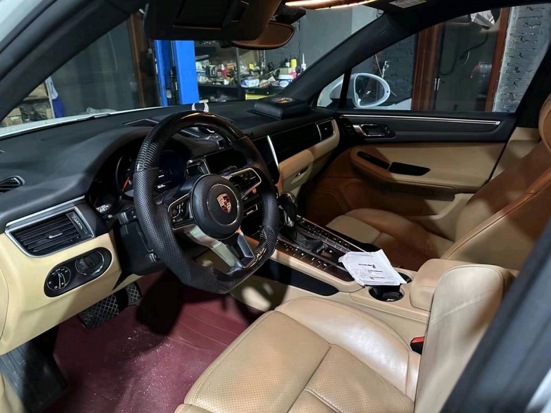 广州18年保时捷Macan2