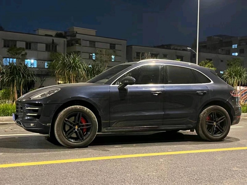 广州17年保时捷Macan2