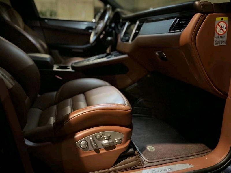 广州17年保时捷Macan9