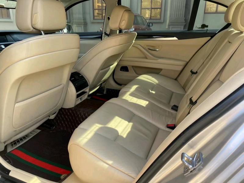 保定12年宝马5系6