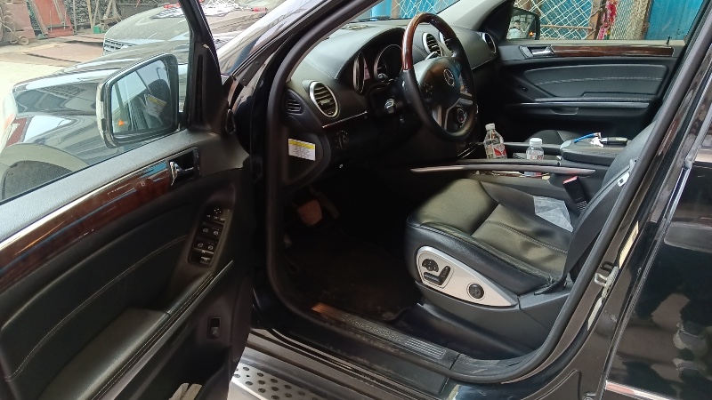 济南12年奔驰GL6