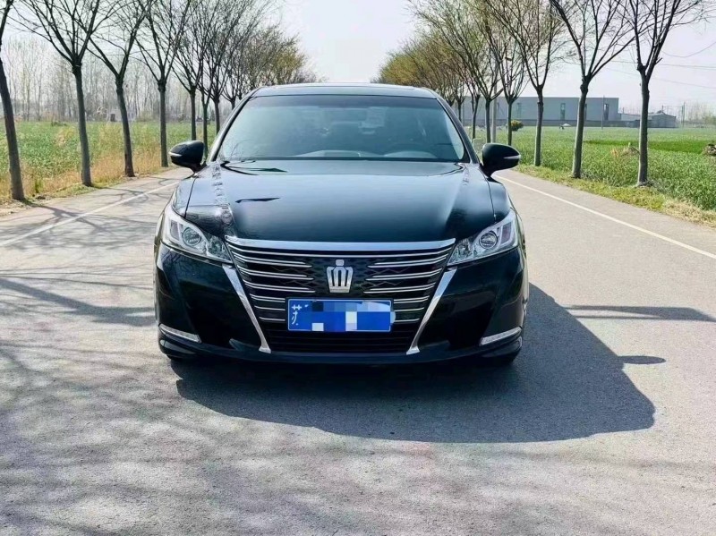 常州16年豐田皇冠1