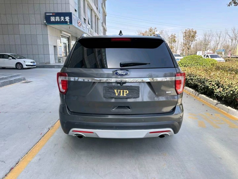 东营16年福特探险者4