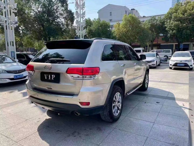 常州16年Jeep大切諾基3