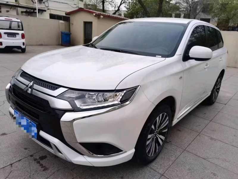 保定21年三菱欧蓝德2