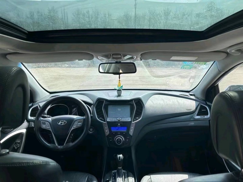 济南14年现代新胜达6