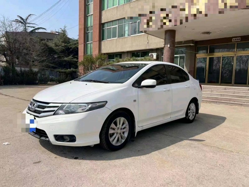 济南13年本田锋范2