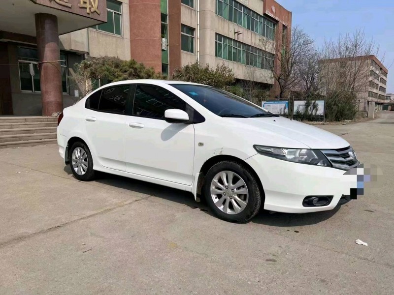 济南13年本田锋范3