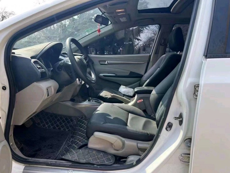 济南13年本田锋范4