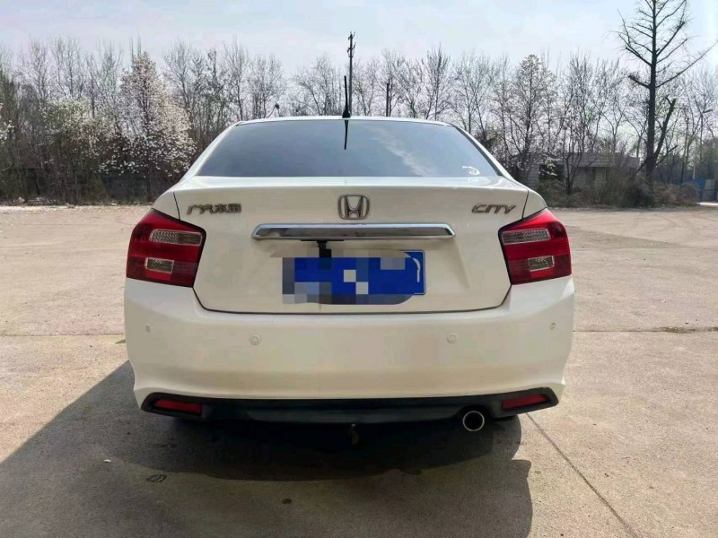 济南13年本田锋范9