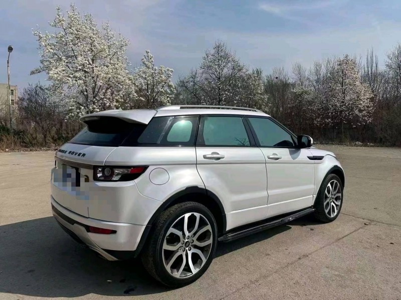 济南17年路虎极光8