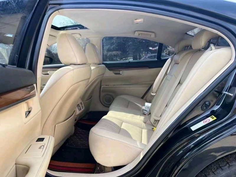 济南13年雷克萨斯ES5