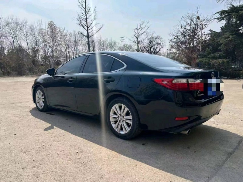 济南13年雷克萨斯ES8