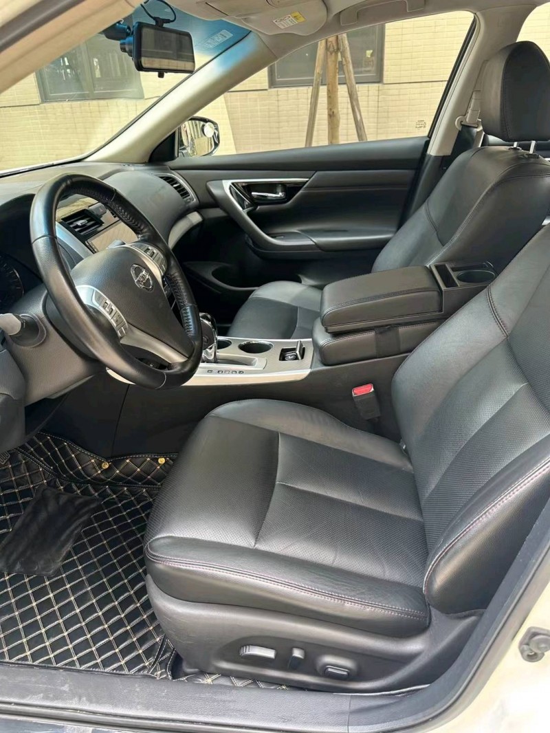 佛山17年日产天籁5