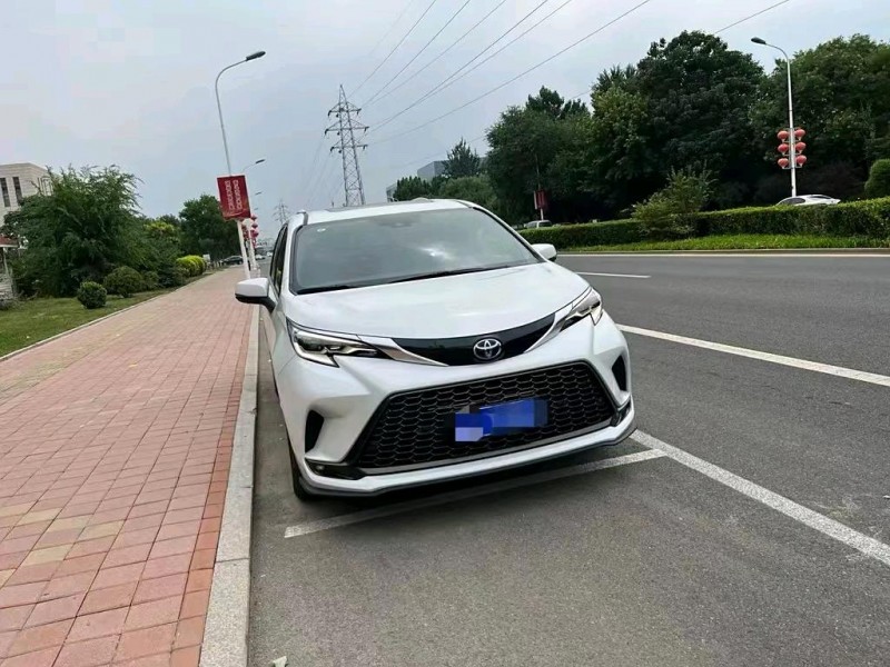 郑州23年丰田格瑞维亚1