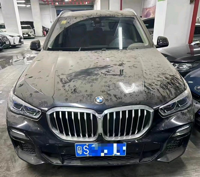 广州21年宝马X51